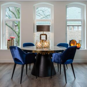 Stół jadalniany z marmuru Odin 140